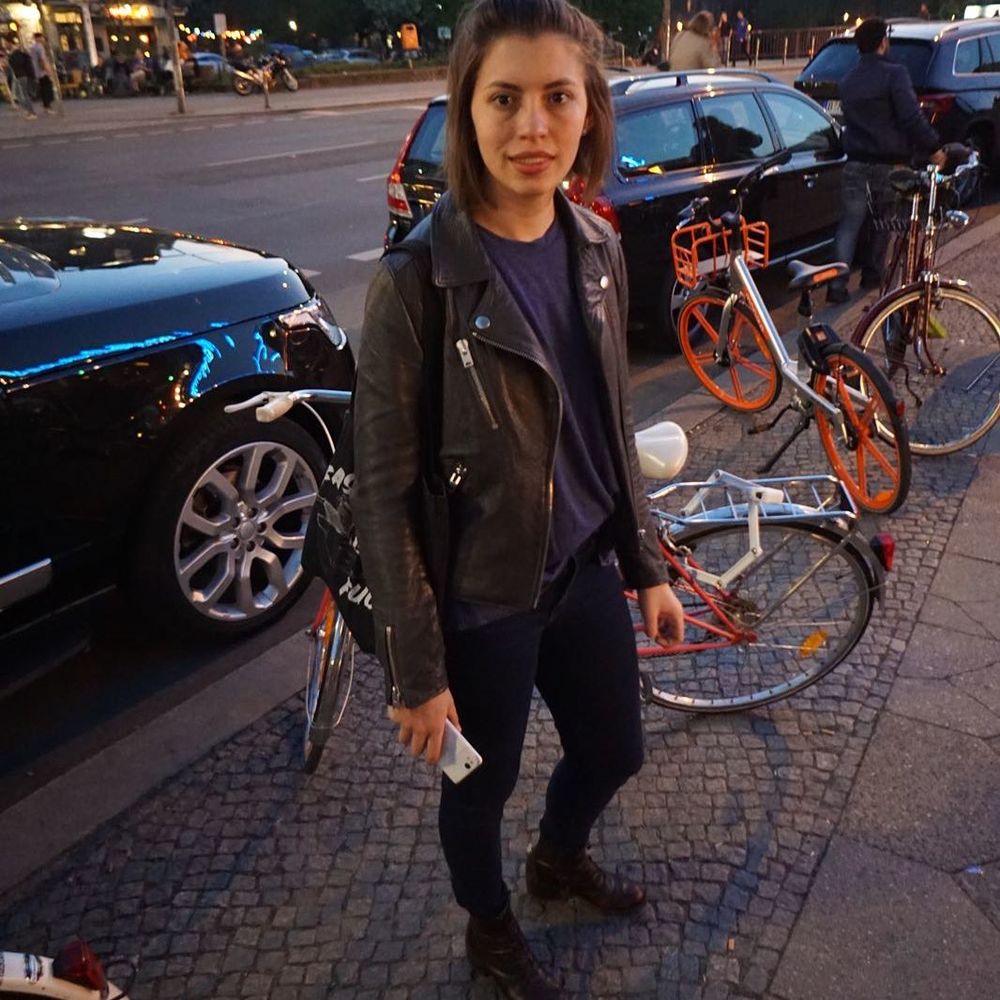 Meet your Posher, Larisa